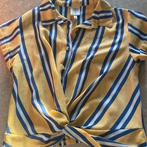 Women’s medium blouse
